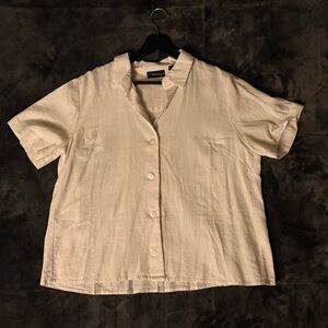 Women’s White Short Sleeve Button-Up Shirt